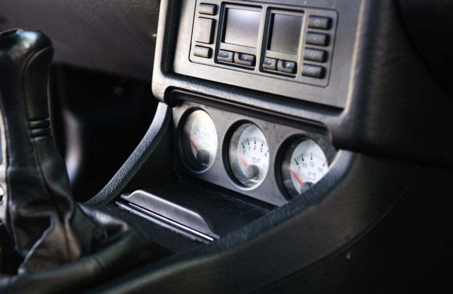 Детали интерьера Audi RS2 (8C, B4) 1994 года  (EU) (фото 71 из 150)